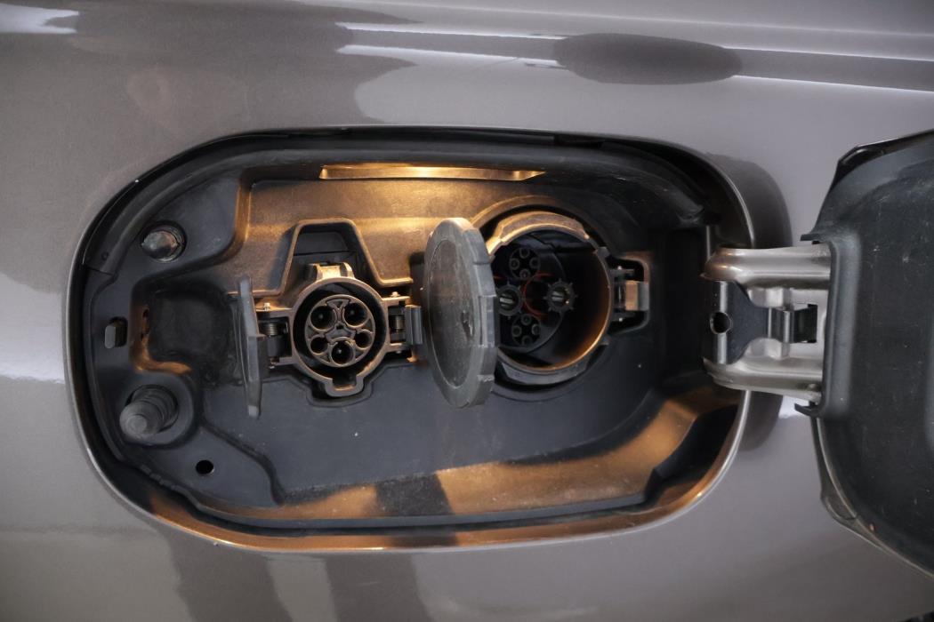 MITSUBISHI Outlander PHEV 2017