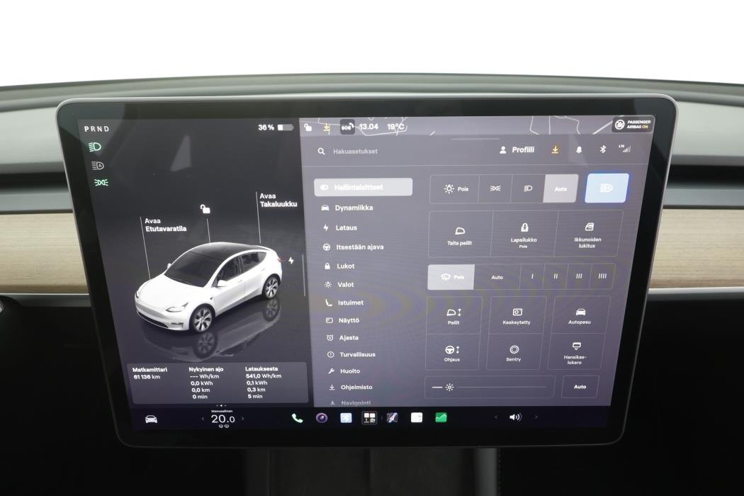 TESLA Model Y 2024