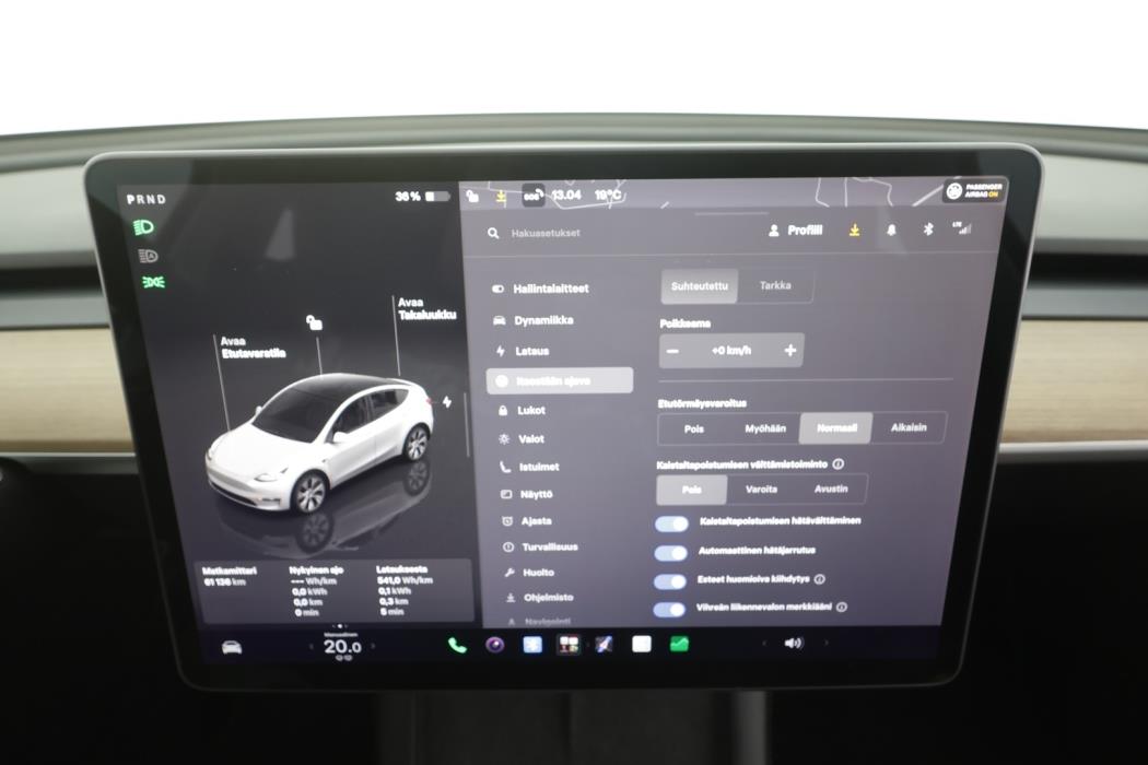 TESLA Model Y 2024