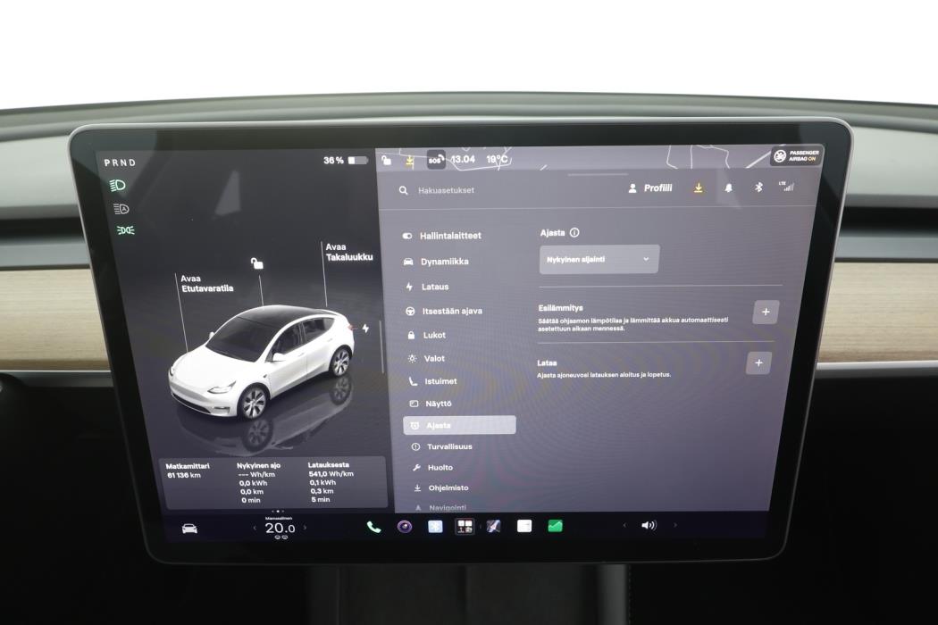 TESLA Model Y 2024