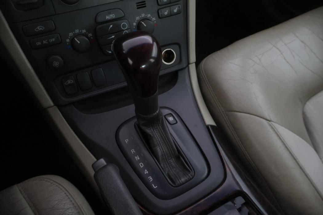 VOLVO S80 2001