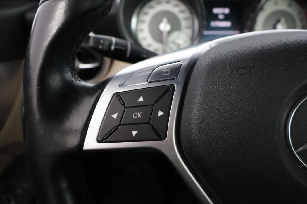 MERCEDES-BENZ SLK 2012