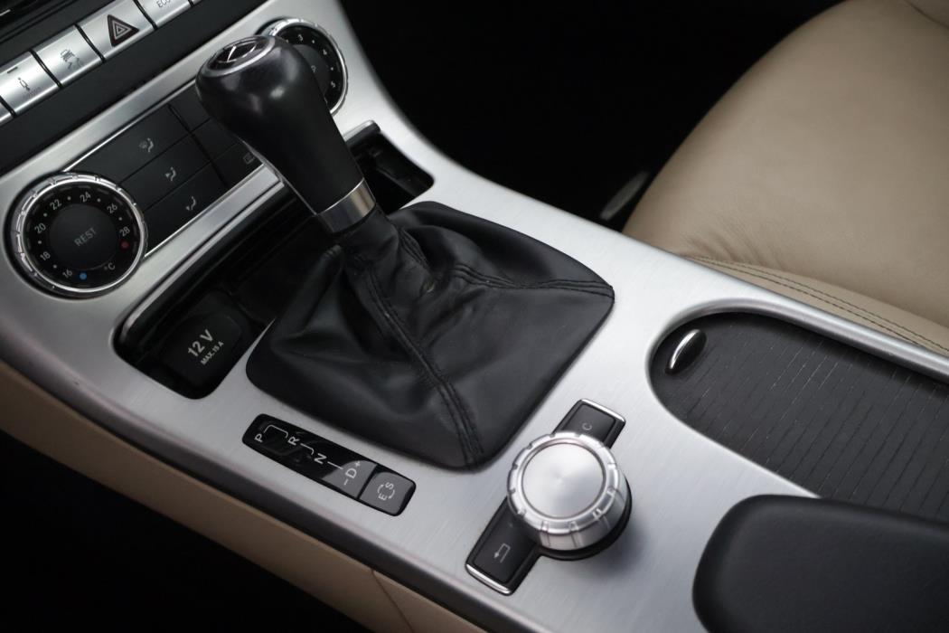 MERCEDES-BENZ SLK 2012