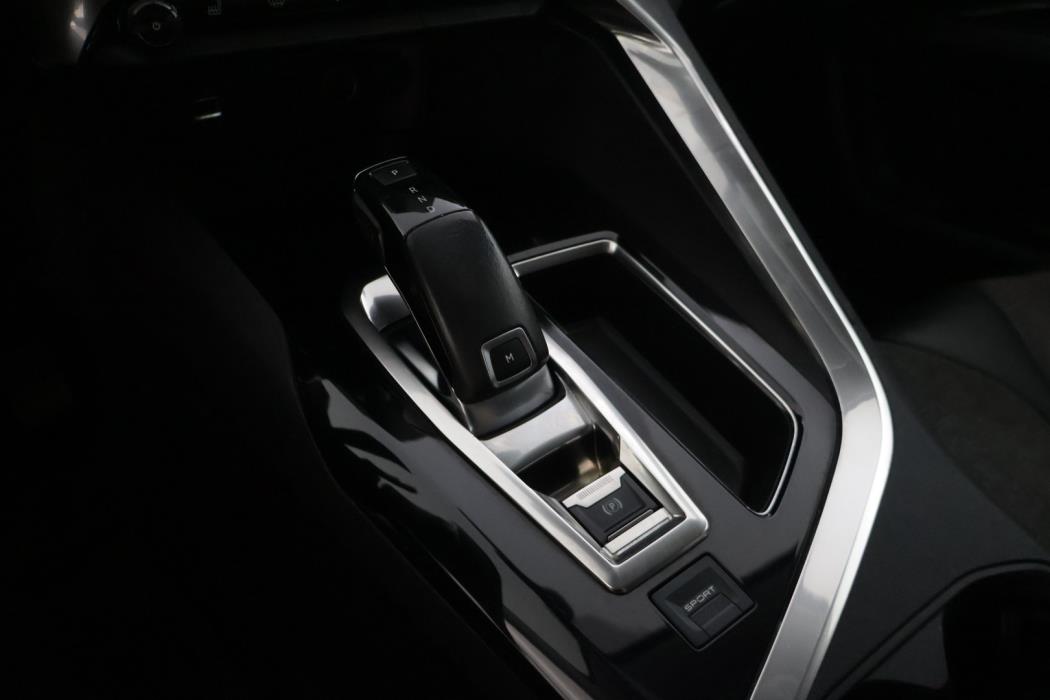 PEUGEOT 3008 2018
