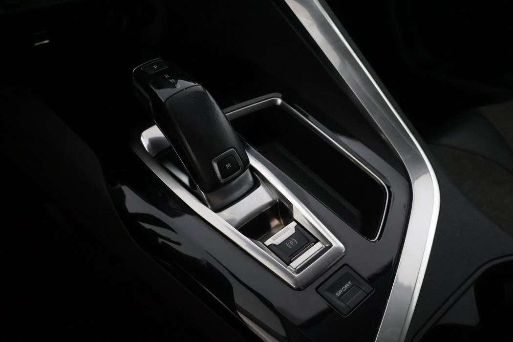 PEUGEOT 3008 2018