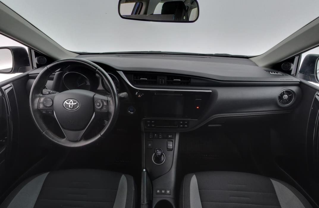 TOYOTA Auris 2016