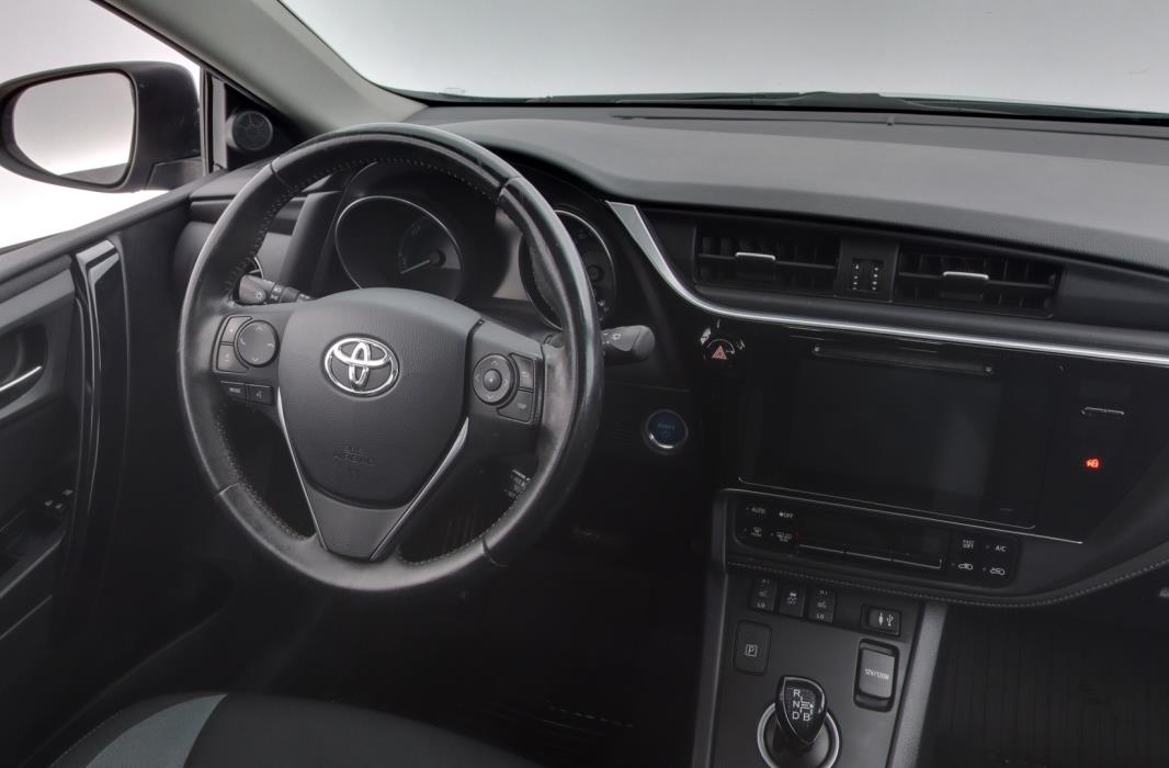 TOYOTA Auris 2016