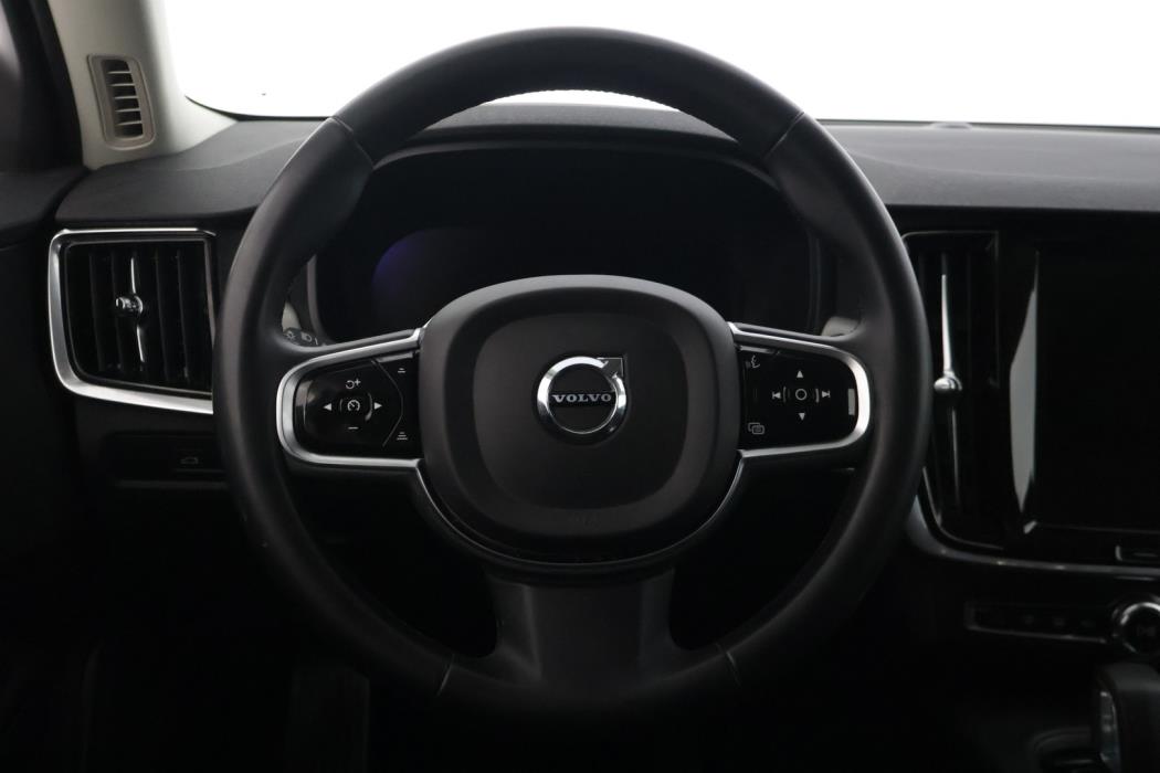 VOLVO V90 2023