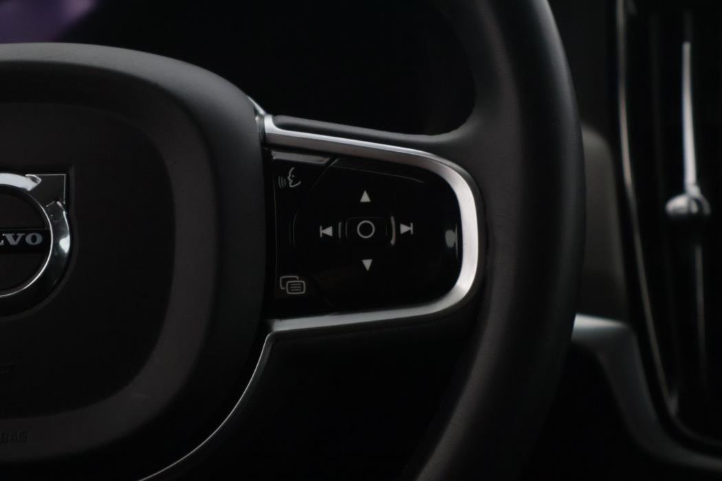 VOLVO V90 2023