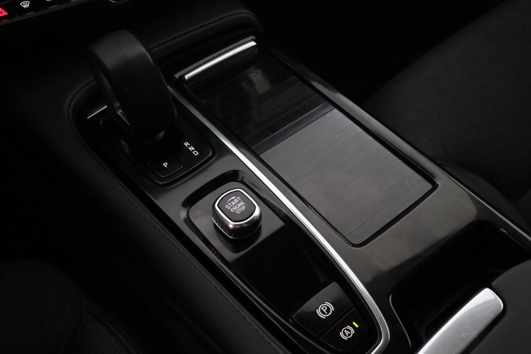 VOLVO V90 2023