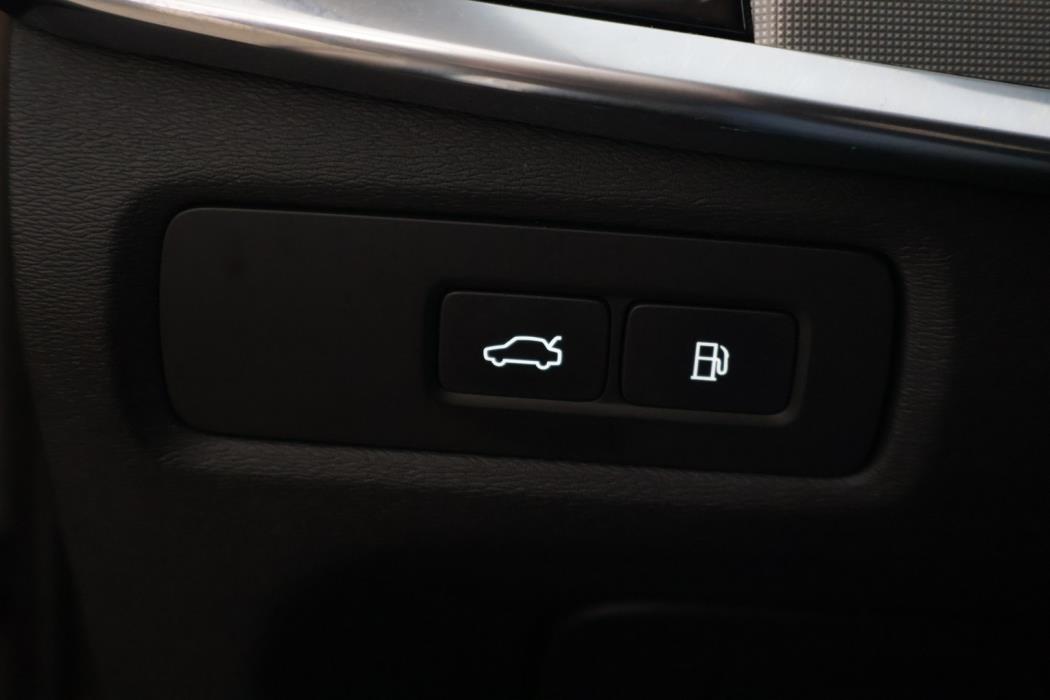 VOLVO V90 2023