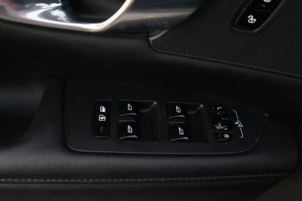VOLVO V90 2023