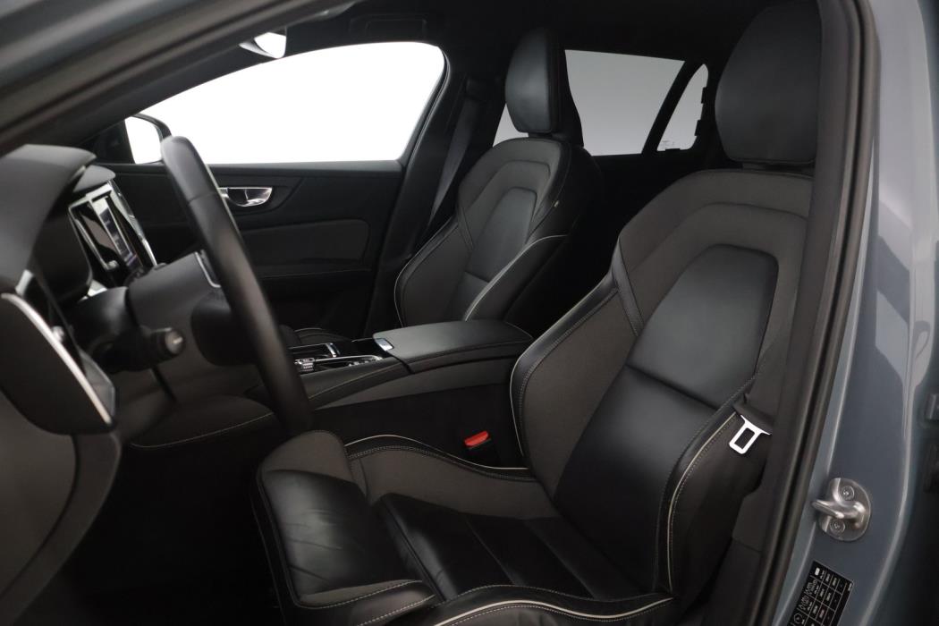 VOLVO V60 2022