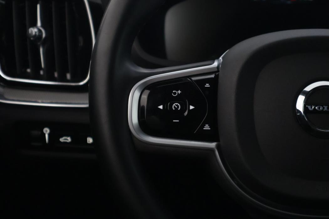 VOLVO V60 2022