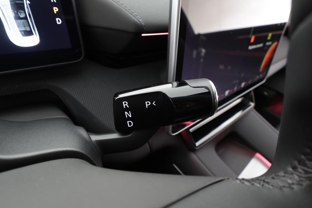 POLESTAR 4 2024