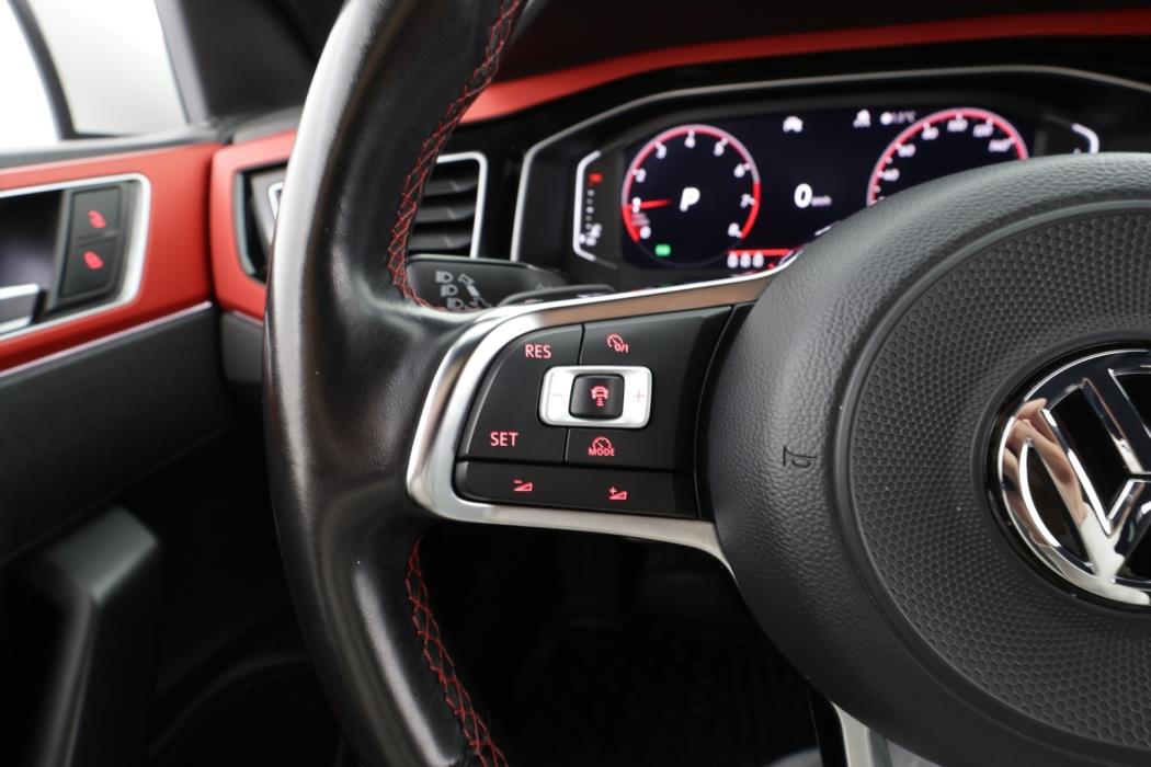 VOLKSWAGEN Polo 2020