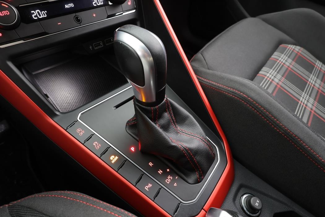 VOLKSWAGEN Polo 2020