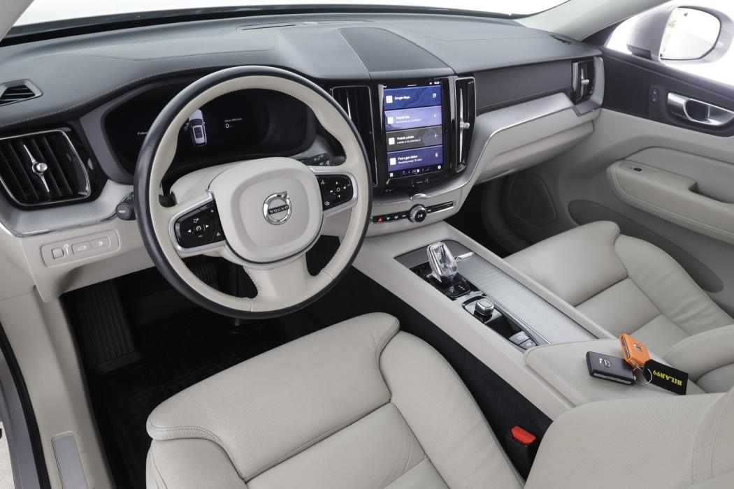 VOLVO XC60 2022
