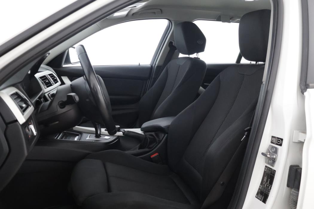 BMW 318 2014