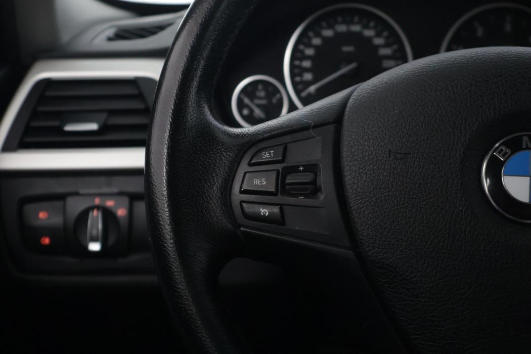 BMW 318 2014