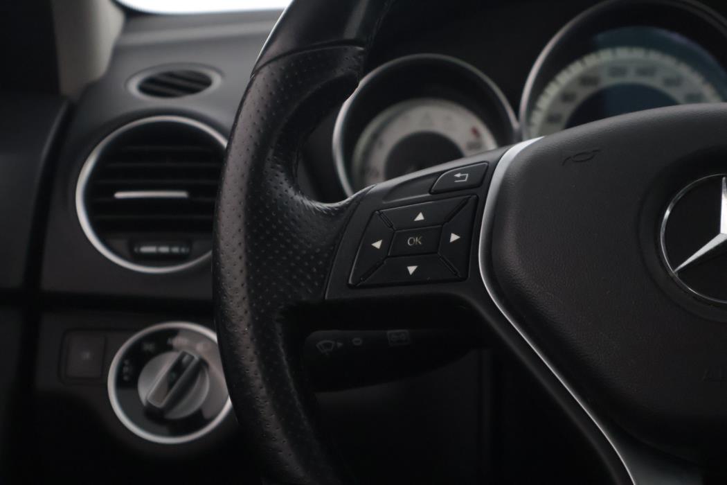 MERCEDES-BENZ C 2011