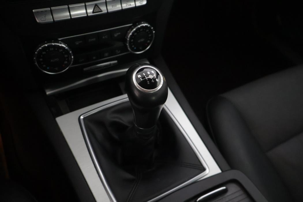 MERCEDES-BENZ C 2011