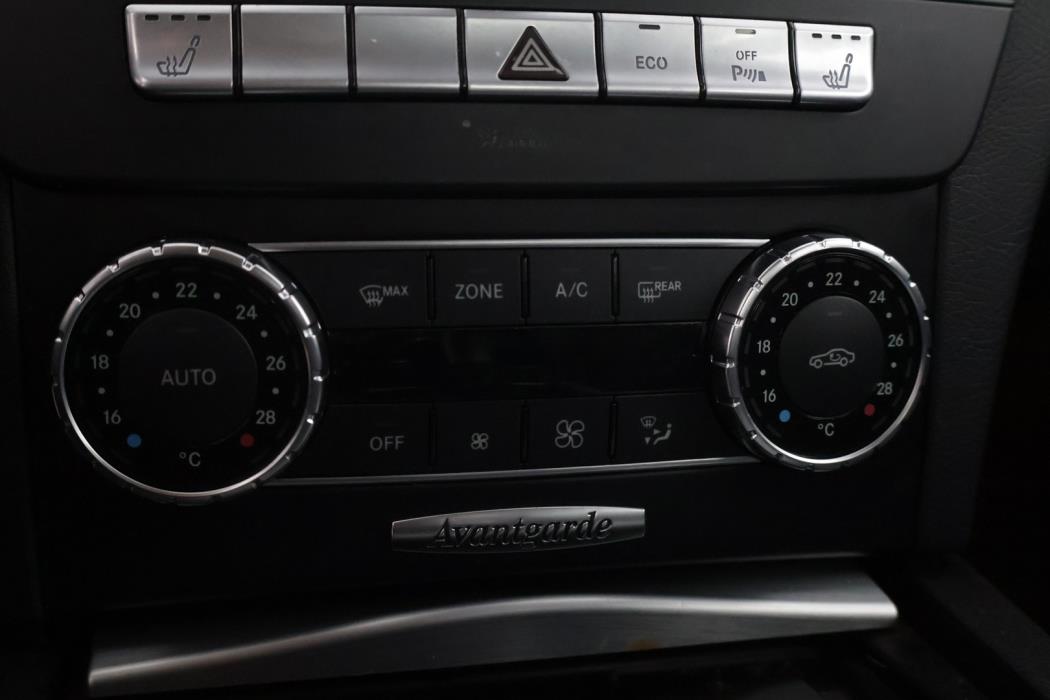 MERCEDES-BENZ C 2011