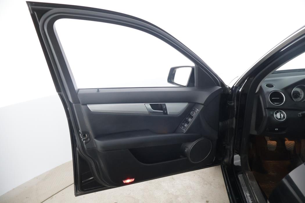 MERCEDES-BENZ C 2011