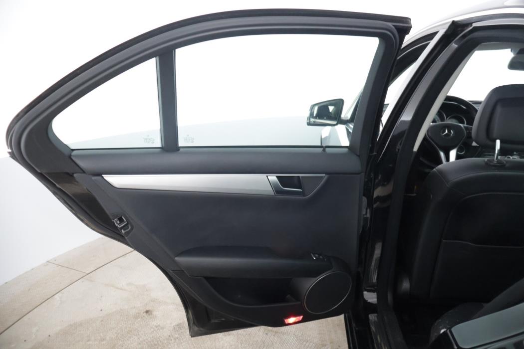 MERCEDES-BENZ C 2011