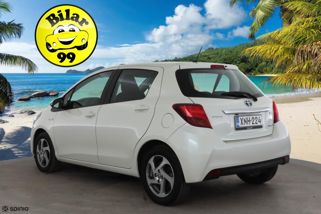TOYOTA Yaris 2015
