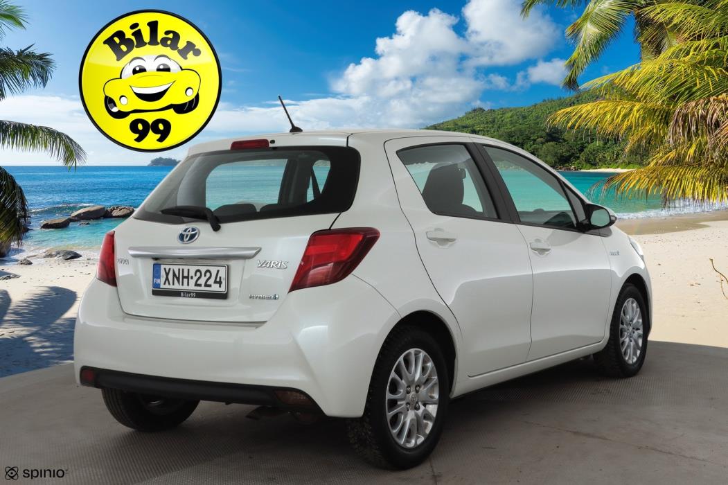 TOYOTA Yaris 2015