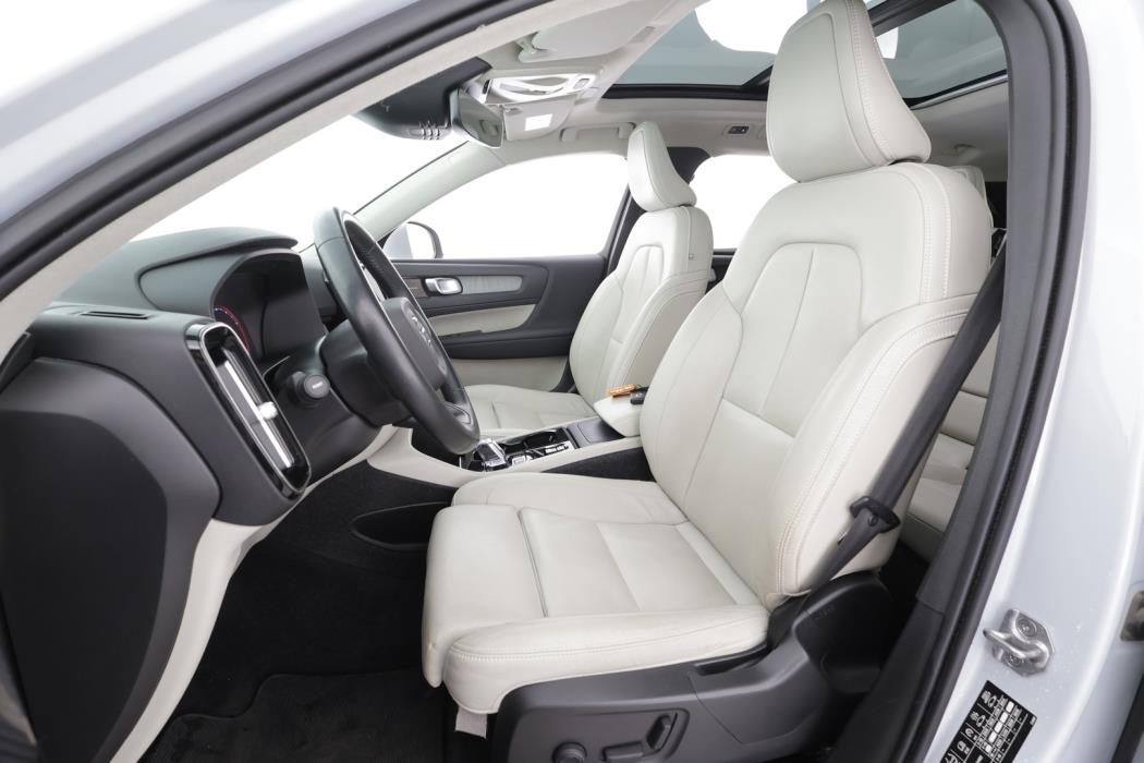 VOLVO XC40 2021