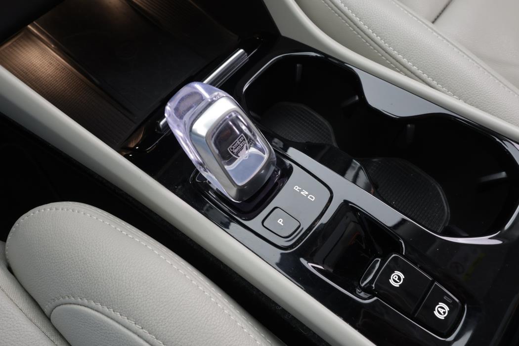 VOLVO XC40 2021