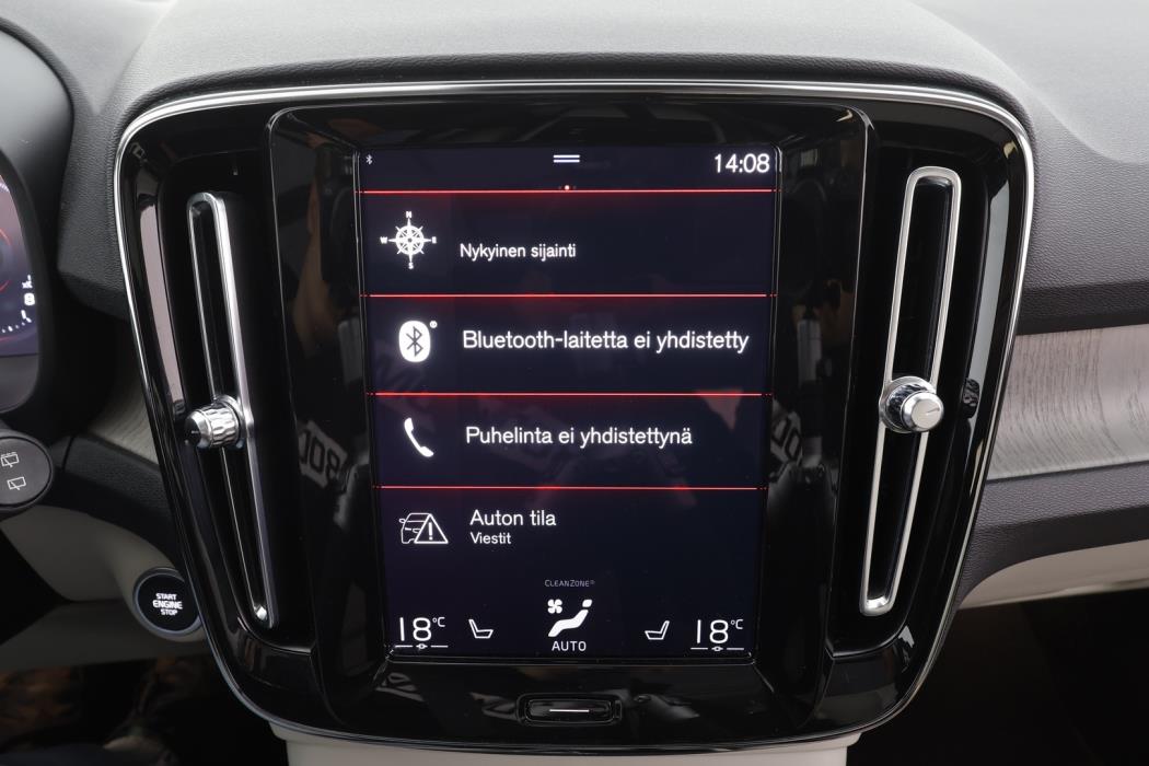 VOLVO XC40 2021