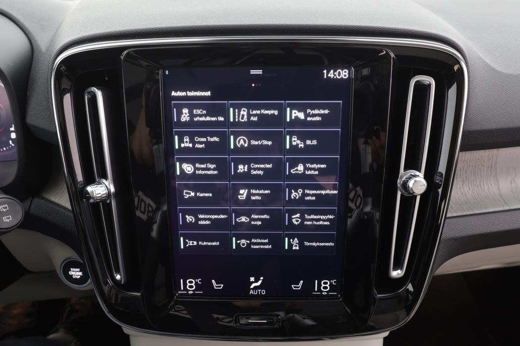 VOLVO XC40 2021