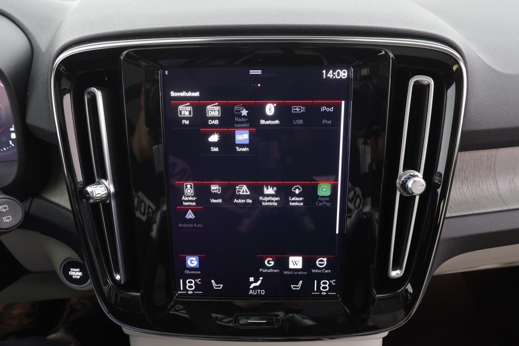 VOLVO XC40 2021