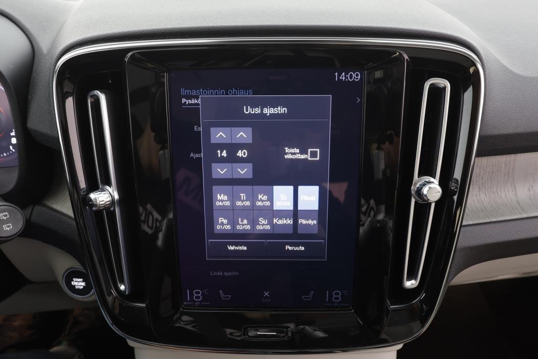 VOLVO XC40 2021