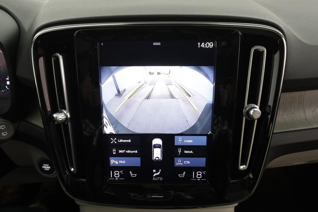 VOLVO XC40 2021