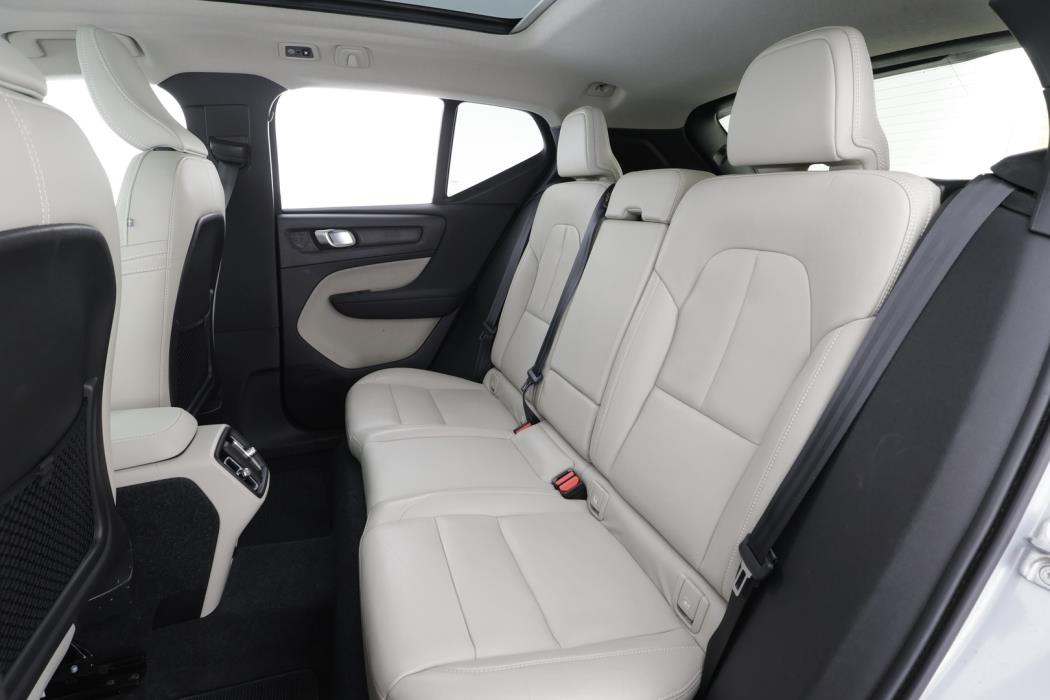 VOLVO XC40 2021