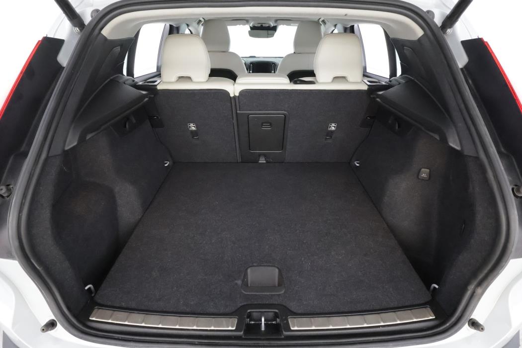 VOLVO XC40 2021