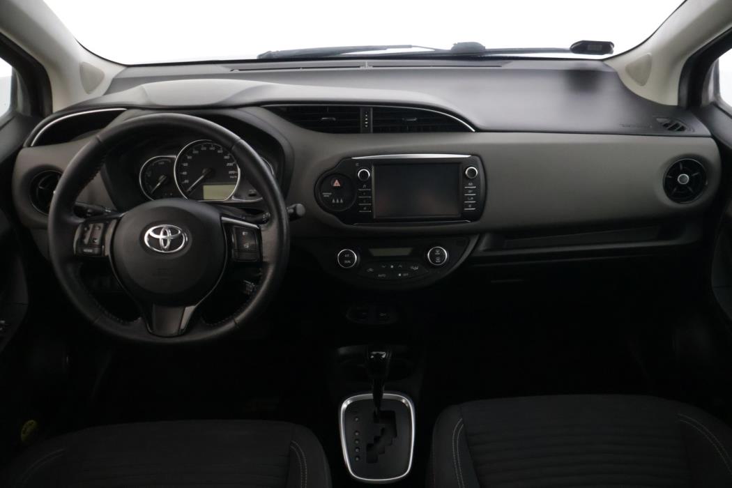 TOYOTA Yaris 2017
