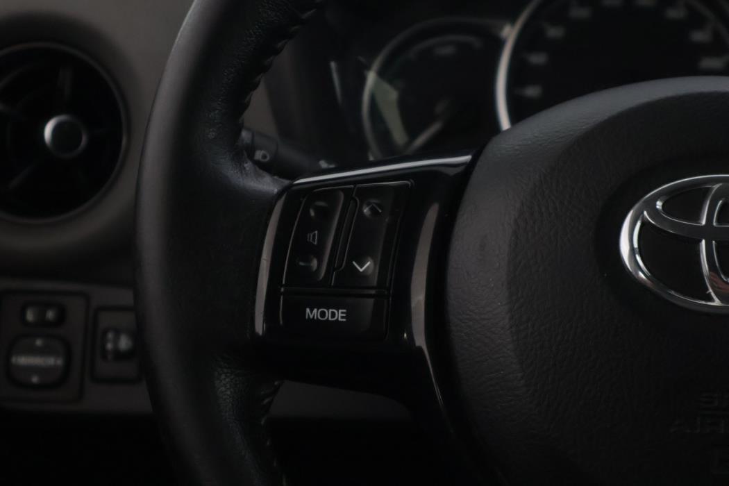 TOYOTA Yaris 2017
