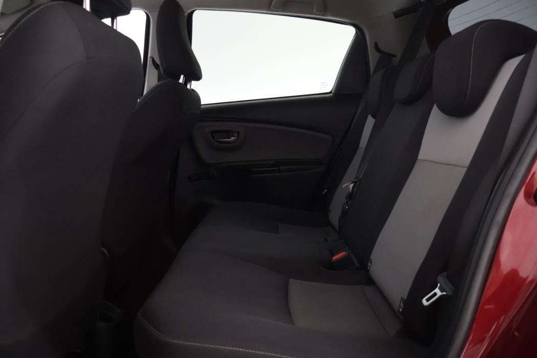 TOYOTA Yaris 2017
