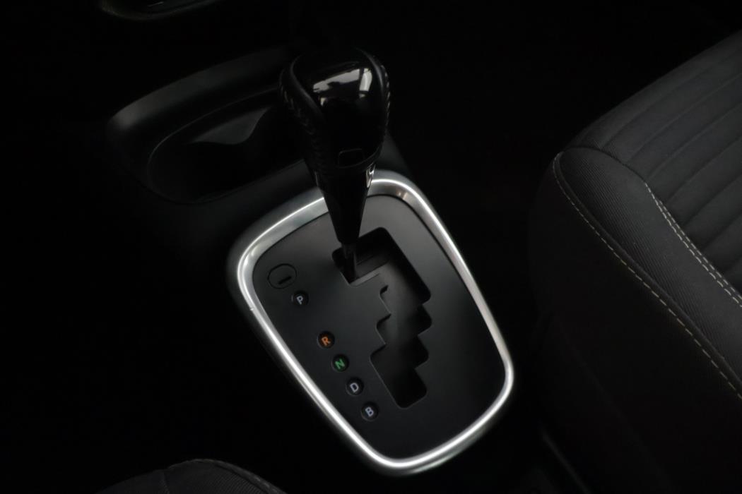 TOYOTA Yaris 2017