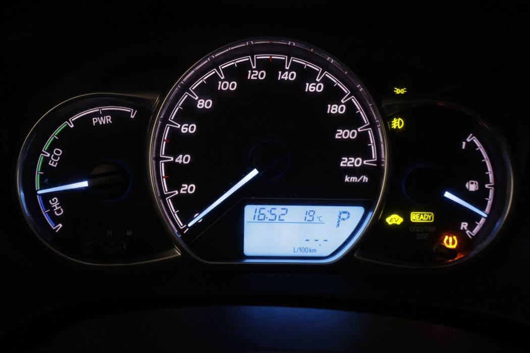 TOYOTA Yaris 2017