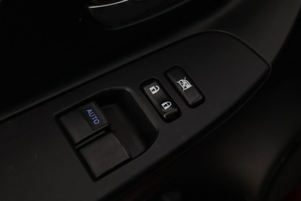 TOYOTA Yaris 2017