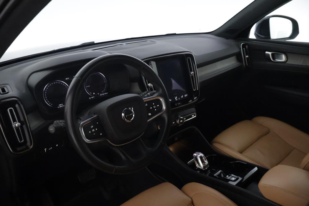VOLVO XC40 2021