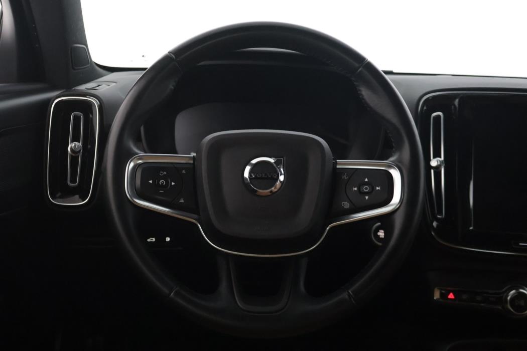 VOLVO XC40 2021