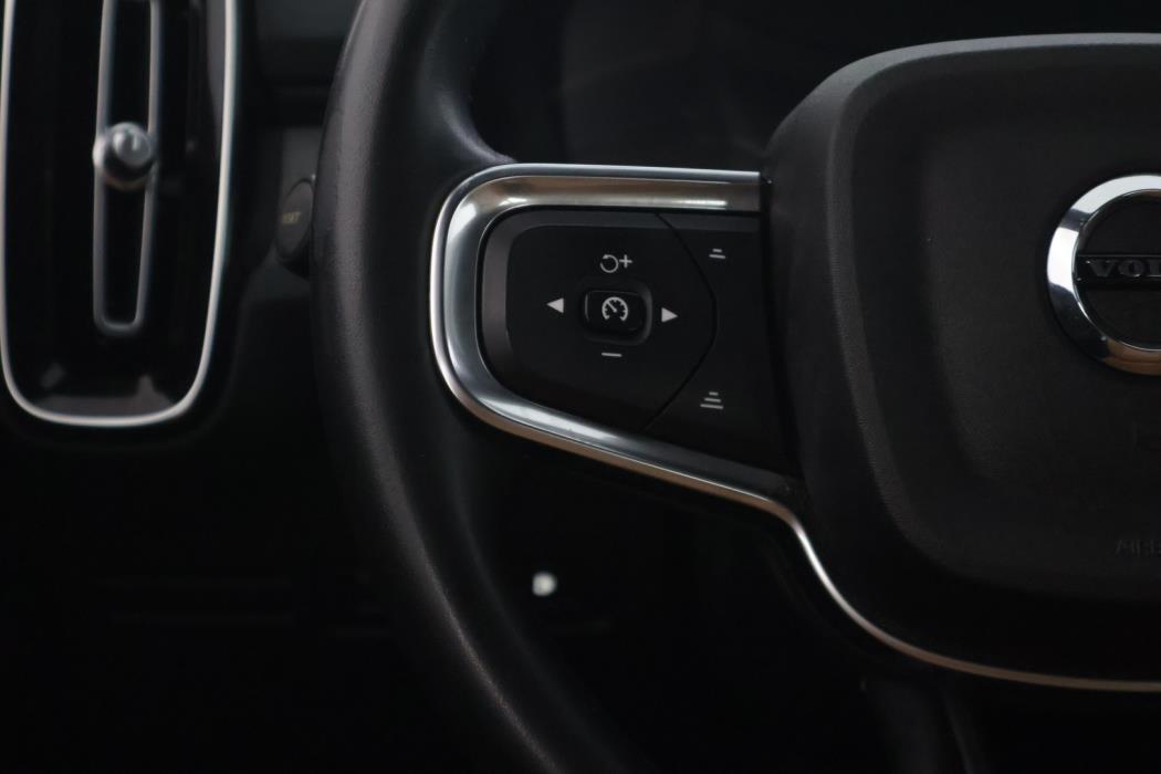 VOLVO XC40 2021
