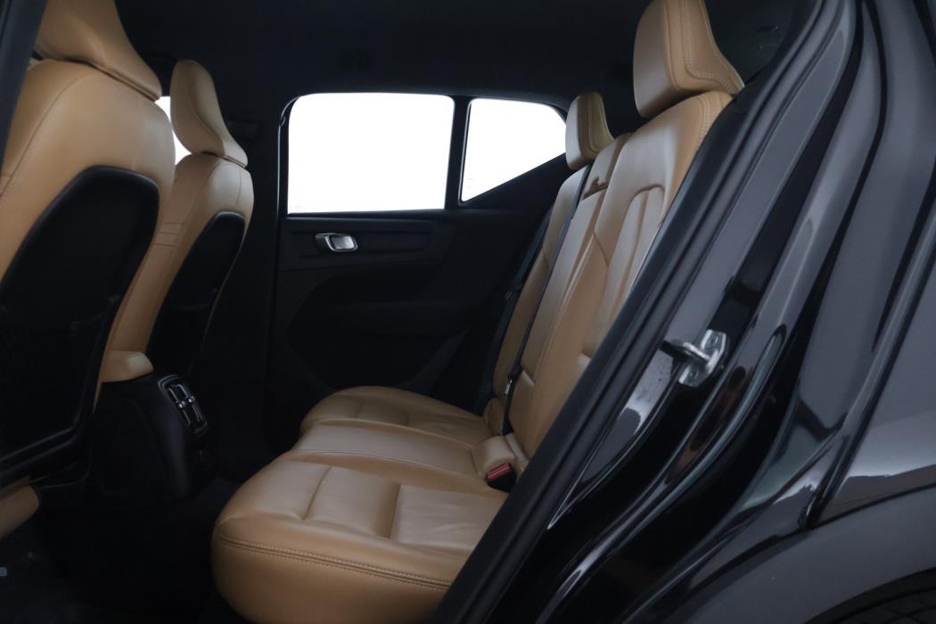 VOLVO XC40 2021